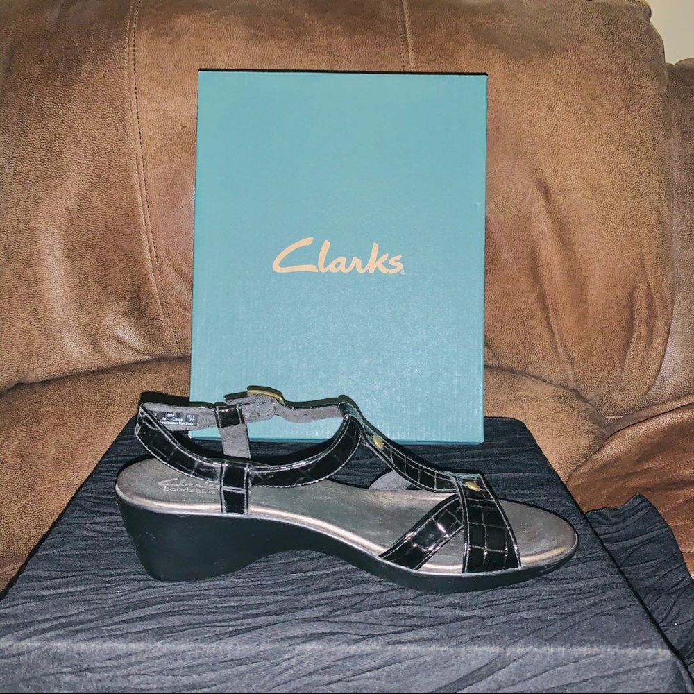 Sale NWT Clark’s Ella Stone Black Patent Sandals